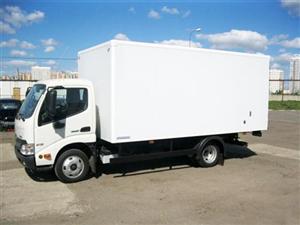 xe tải Hino thùng kín xzu730 5,2 tấn