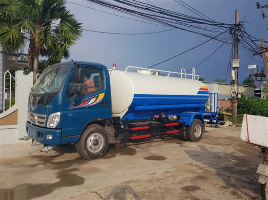 Xe tưới nước rửa đường 8 khối Thaco